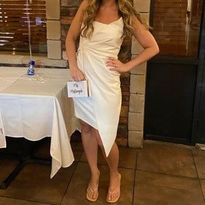 Selling white dress size 6; medium!